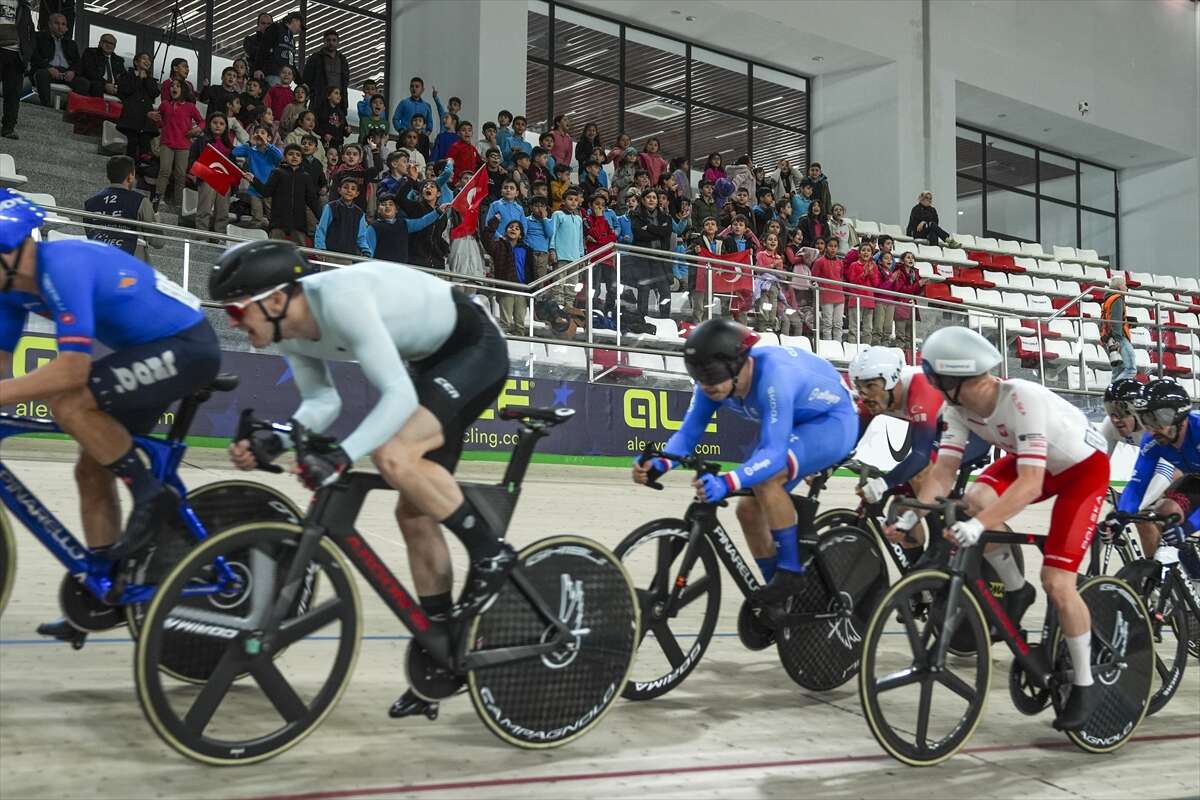 Konya Olimpik Veledromu’nda üçüncü gün yarışları başladı 23